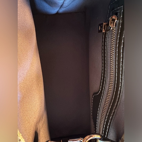 LOUIS VUITTON Green Vernis bag! Like new! - Picture 8 of 10